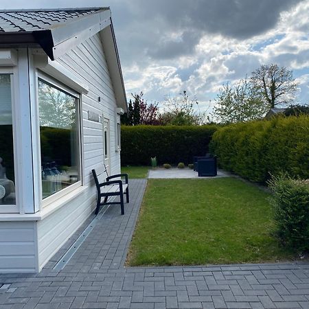 Bungalow Scheldezicht In Zeeland Dicht Bij Zee Scherpenisse Екстериор снимка