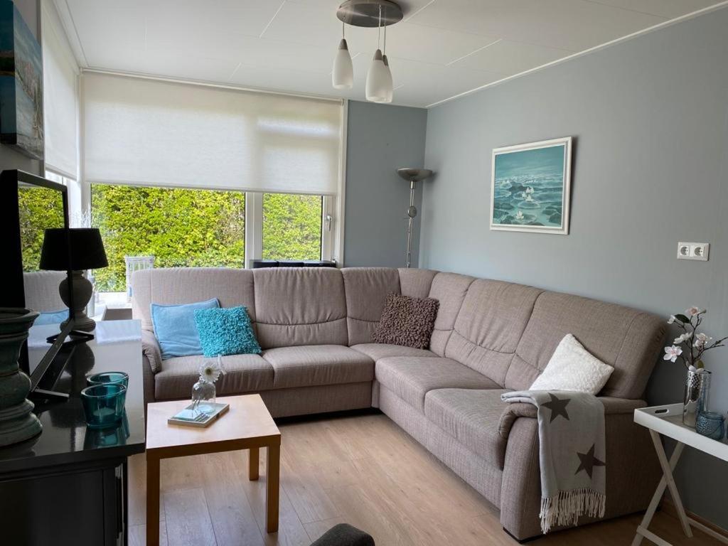 Bungalow Scheldezicht In Zeeland Dicht Bij Zee Scherpenisse Екстериор снимка