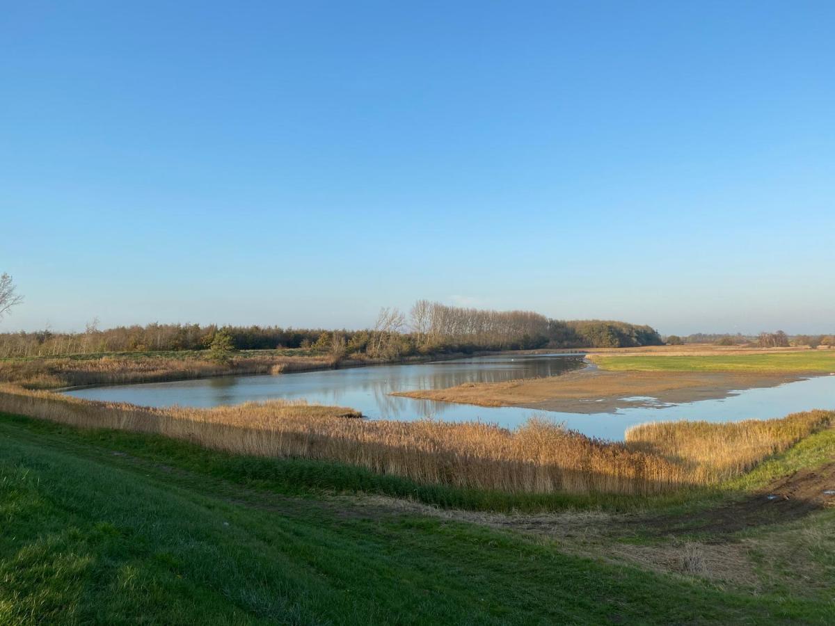 Bungalow Scheldezicht In Zeeland Dicht Bij Zee Scherpenisse Екстериор снимка